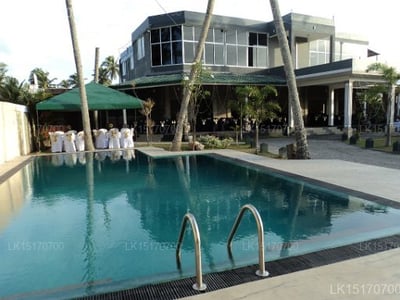 Mapel Leaf Hotel
