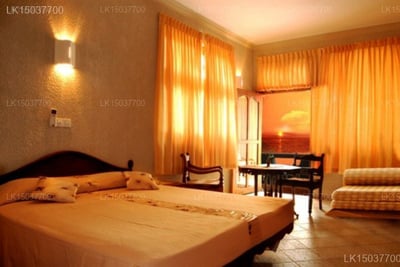 Oasey Beach Hotel
