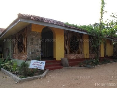 Arugambay Beach Resort