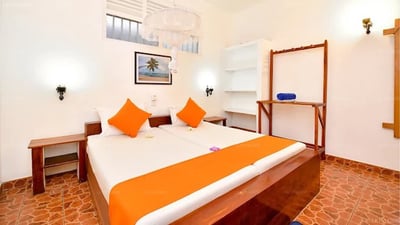 International Beach Hotel & Restaurant