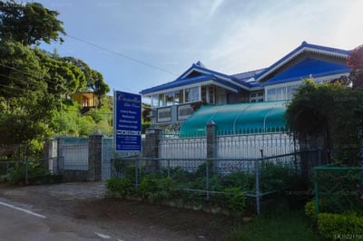 Camellia Lake Resort