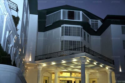 Araliya Green Hills Hotel