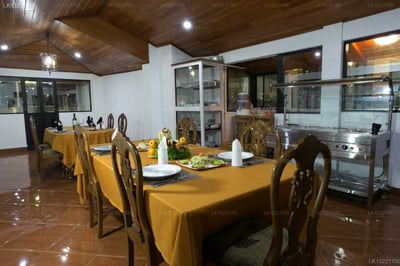 Camellia Lake Resort