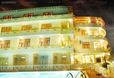 Oasey Beach Hotel