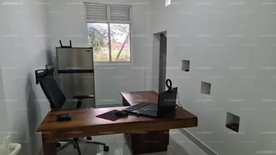 Ceylon Lodge - Airport Transit Hotel & Hostel