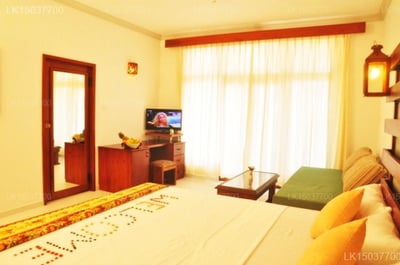 Oasey Beach Hotel