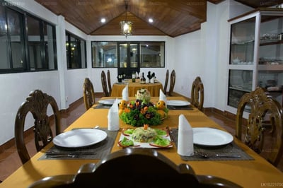 Camellia Lake Resort