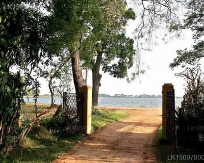 Tisawewa Holiday Bungalow