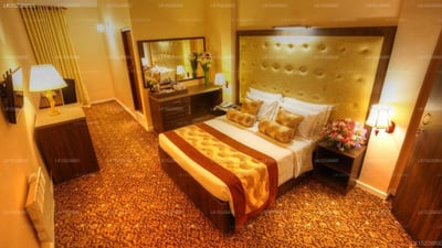 The Queeensburry City Hotel