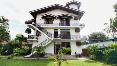Lioni Holidays Villa