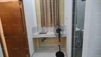 Ceylon Lodge - Airport Transit Hotel & Hostel