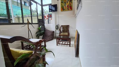 Ceylon Lodge - Airport Transit Hotel & Hostel