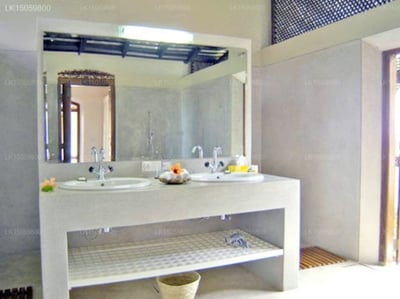 Apa Villa