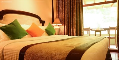 Earl's Regent Hotel
