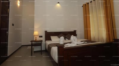 Raji's Luana Lounge