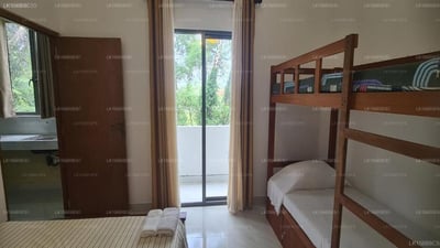 Ceylon Lodge - Airport Transit Hotel & Hostel
