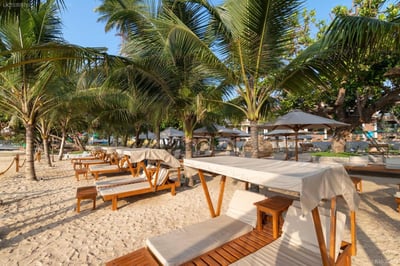 Araliya Beach Resort and Spa
