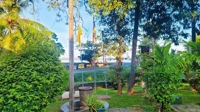 Lake Side Tourist Inn