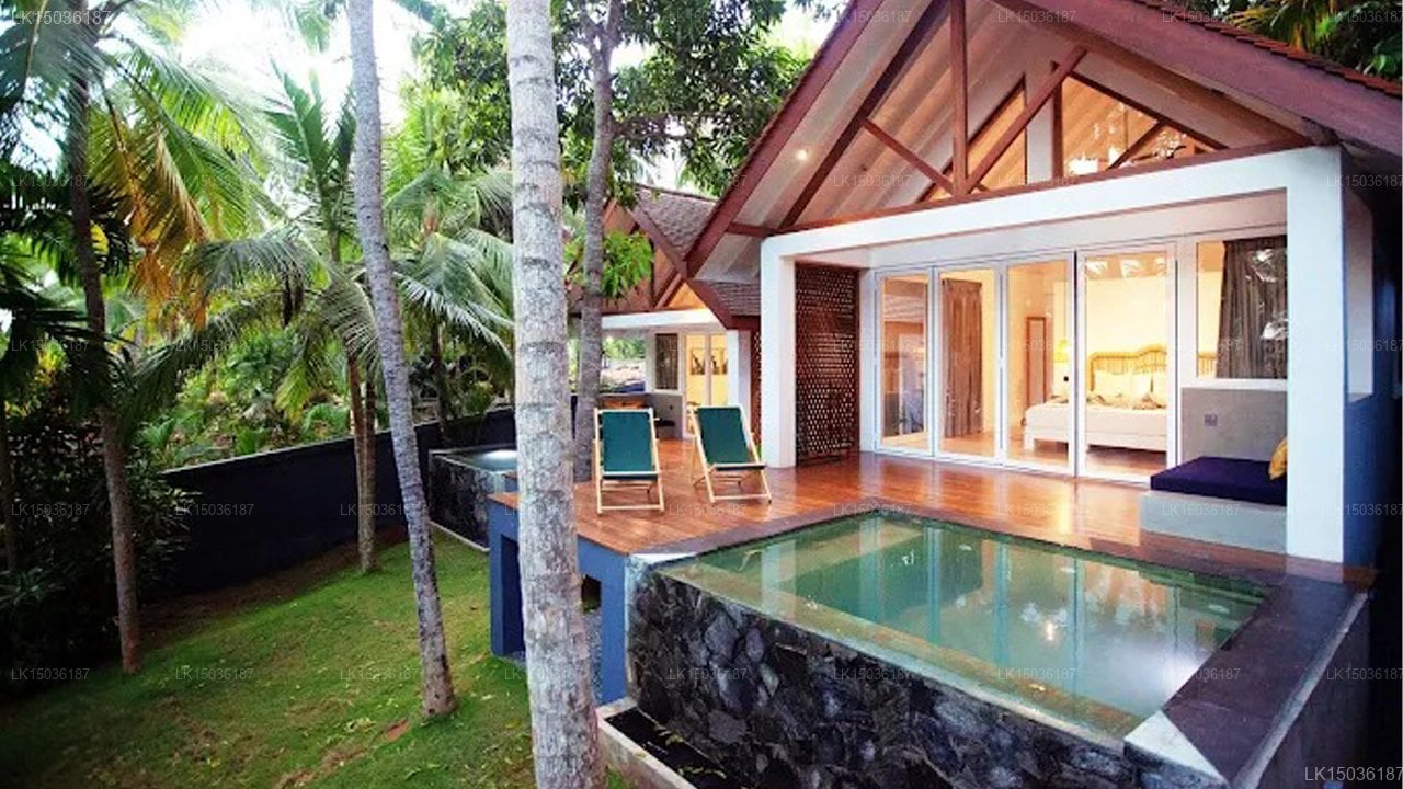 Sam & Lola’s, Hiriketiya