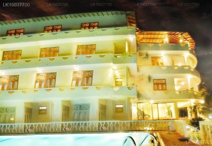 Oasey Beach Hotel