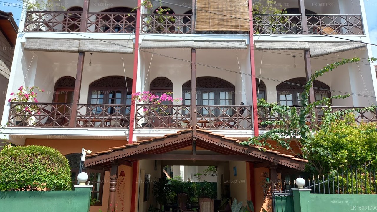 Hotel Dhammika