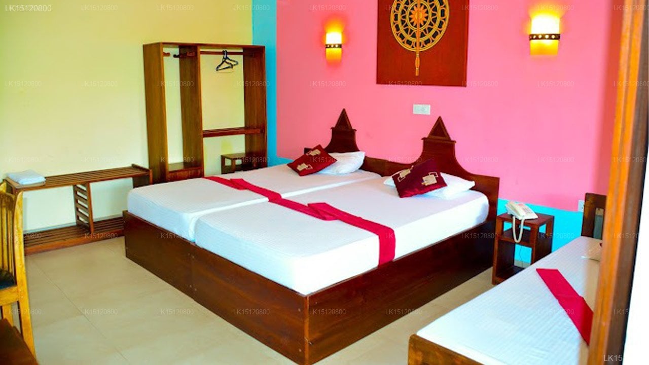 Triangle Hotel