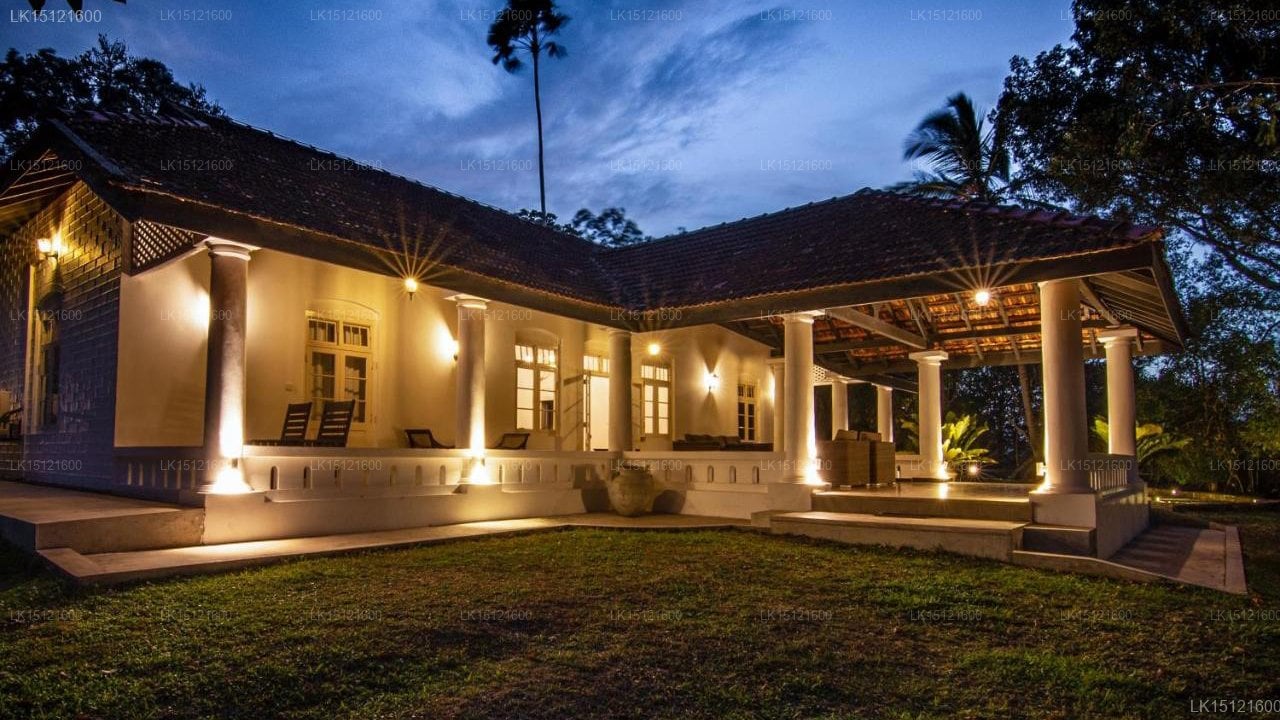 Digana Holiday Bungalow