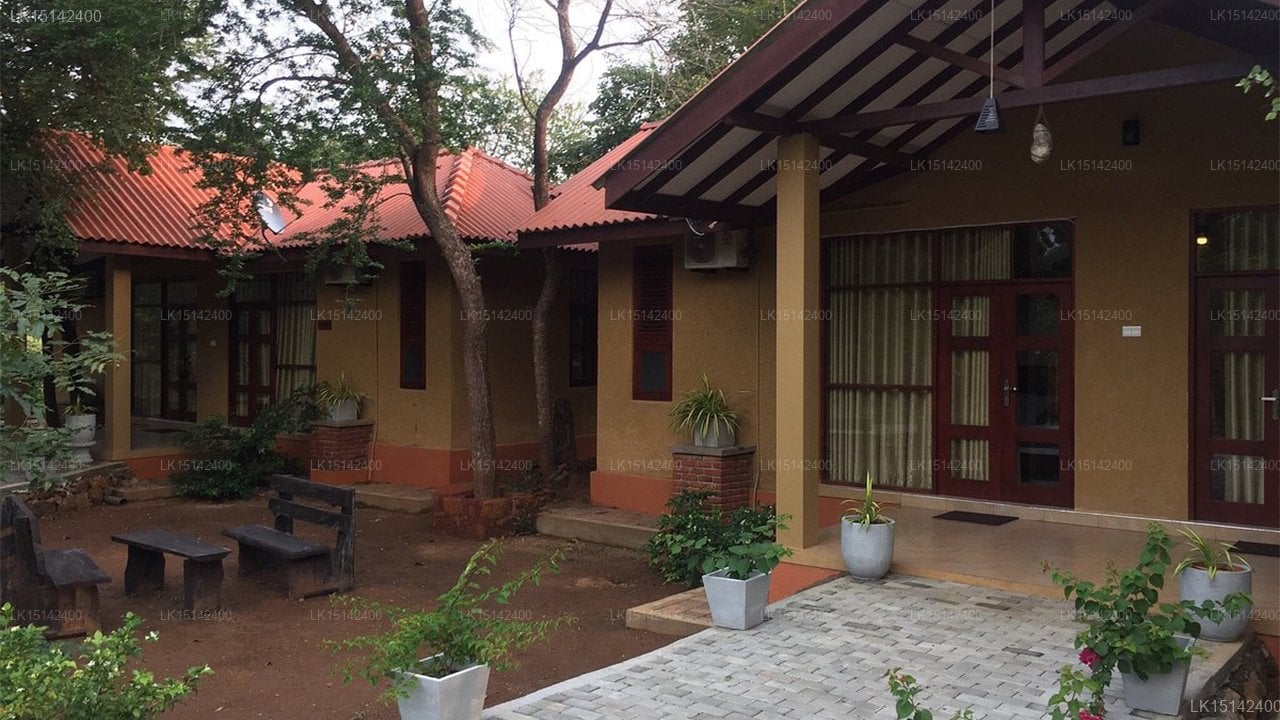 Kekunawela Jungle Lodge