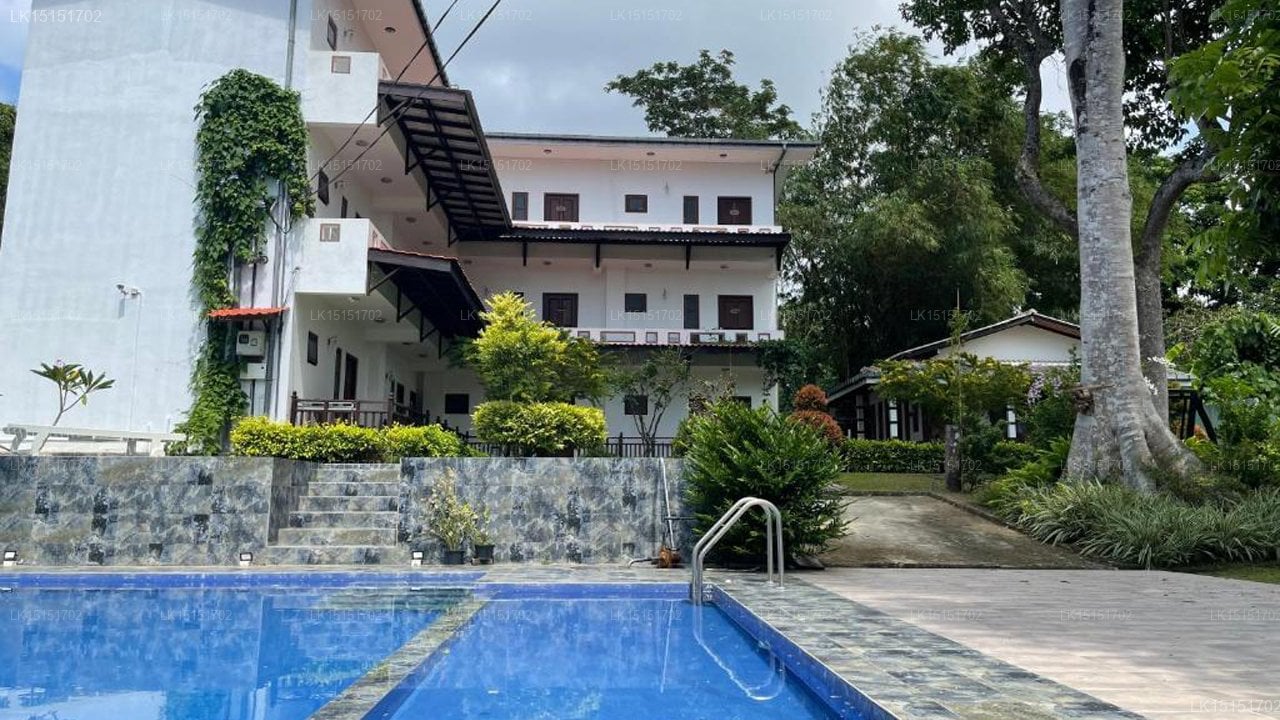 Ilamparuma Hotel