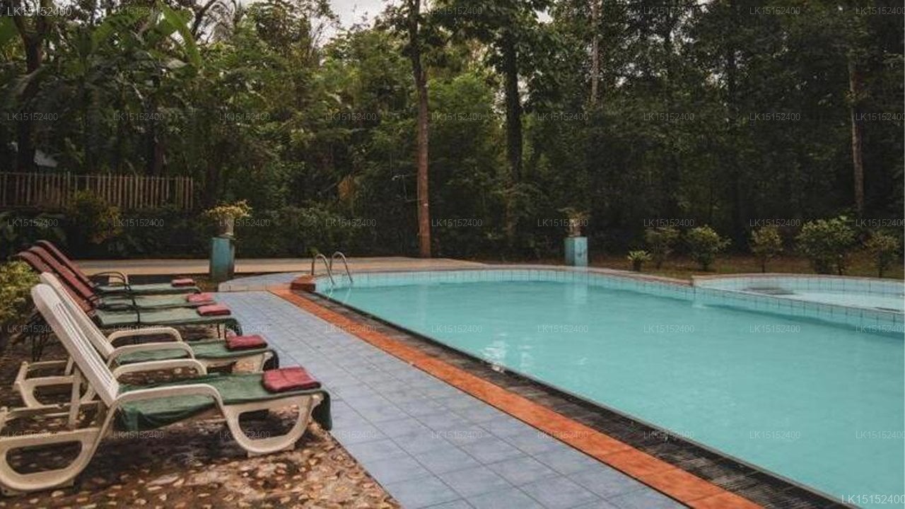 Udawalawa Safari Village Hotel
