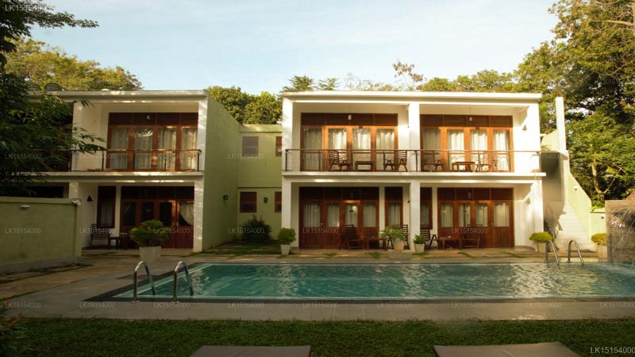 Hotel Athgira