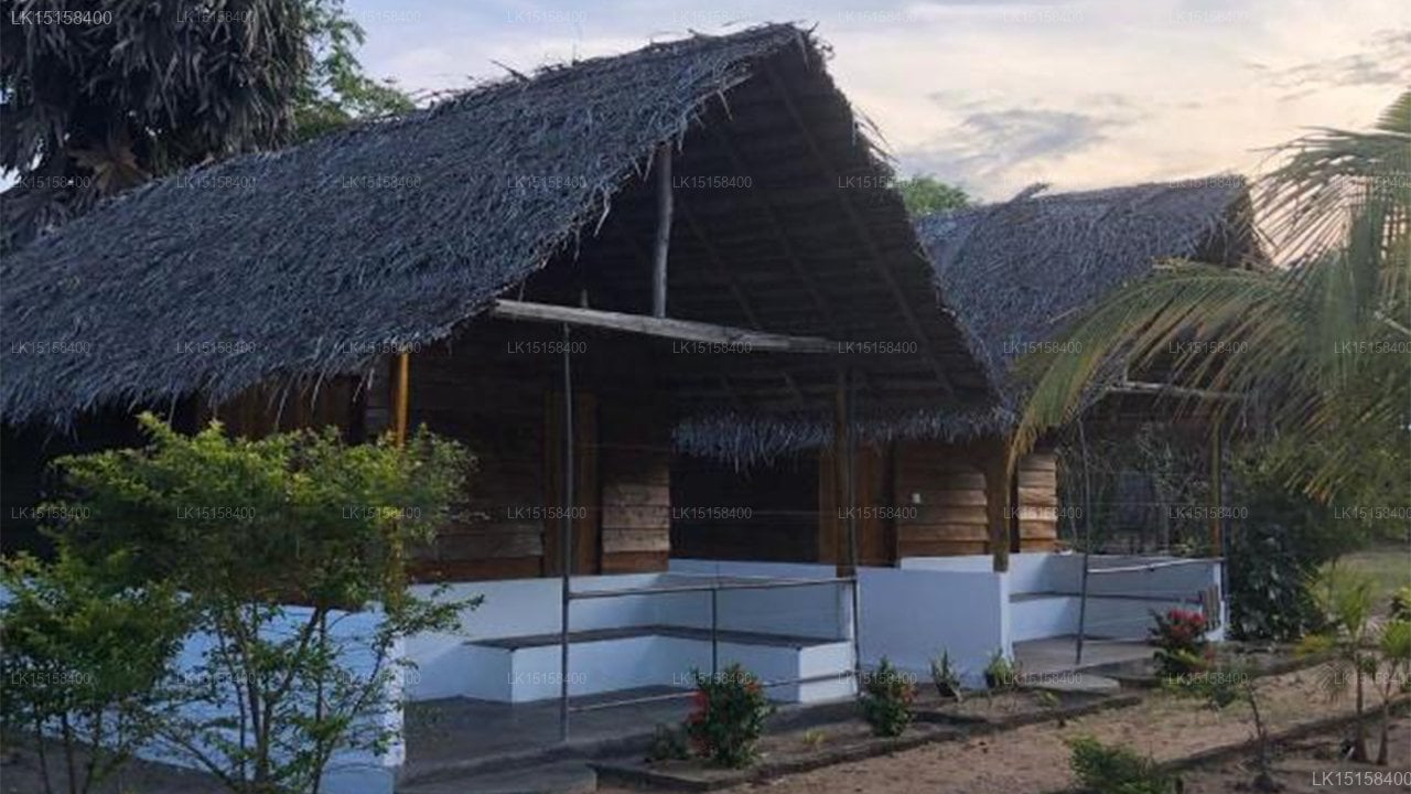 Moon Eyes Beach Hotel