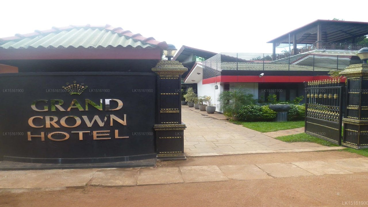 Grand Crown Hotel