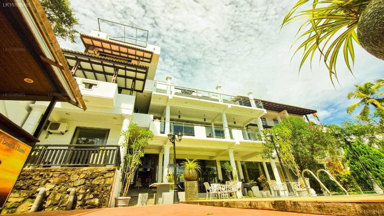 Queens Beach Hotel