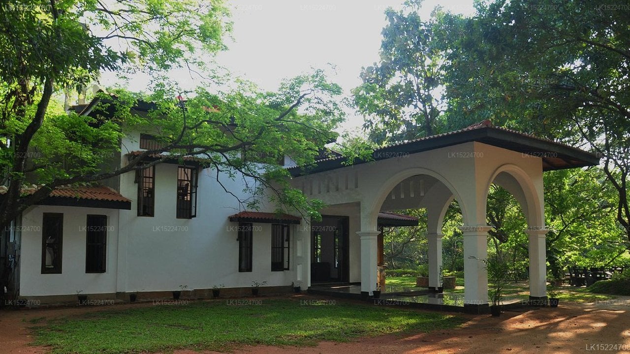 Grand Kalundawa Waterfront Resort
