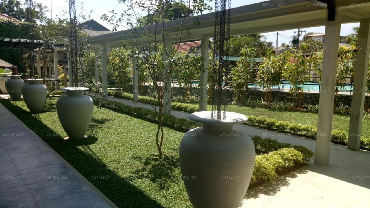 Garden Beach Hotel Kalutara