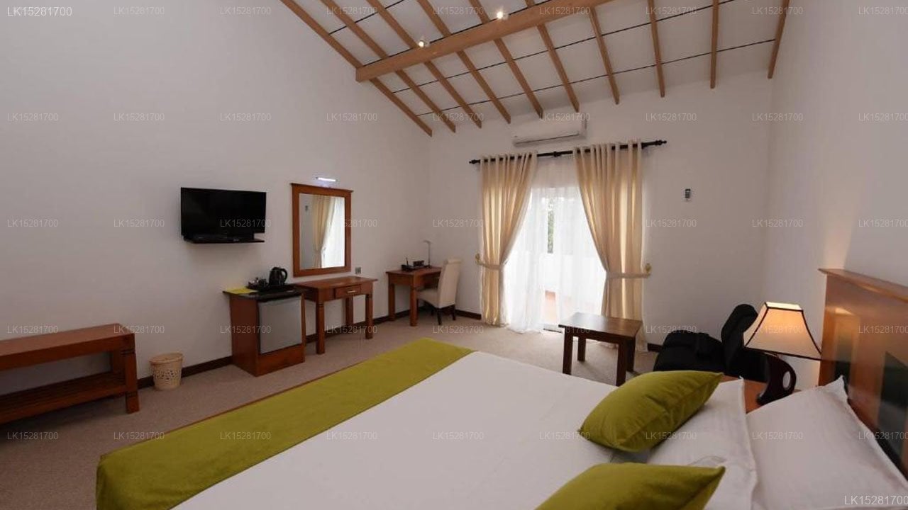 Seasons Hotel