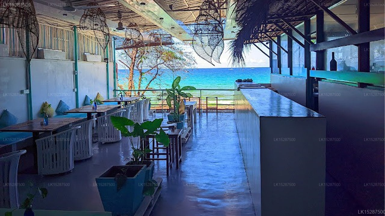 Trinco Topaz Beach Hotel