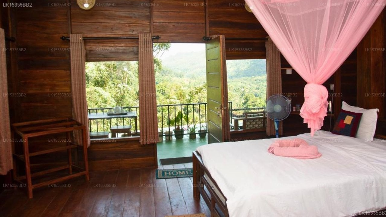 View arch wood cabin