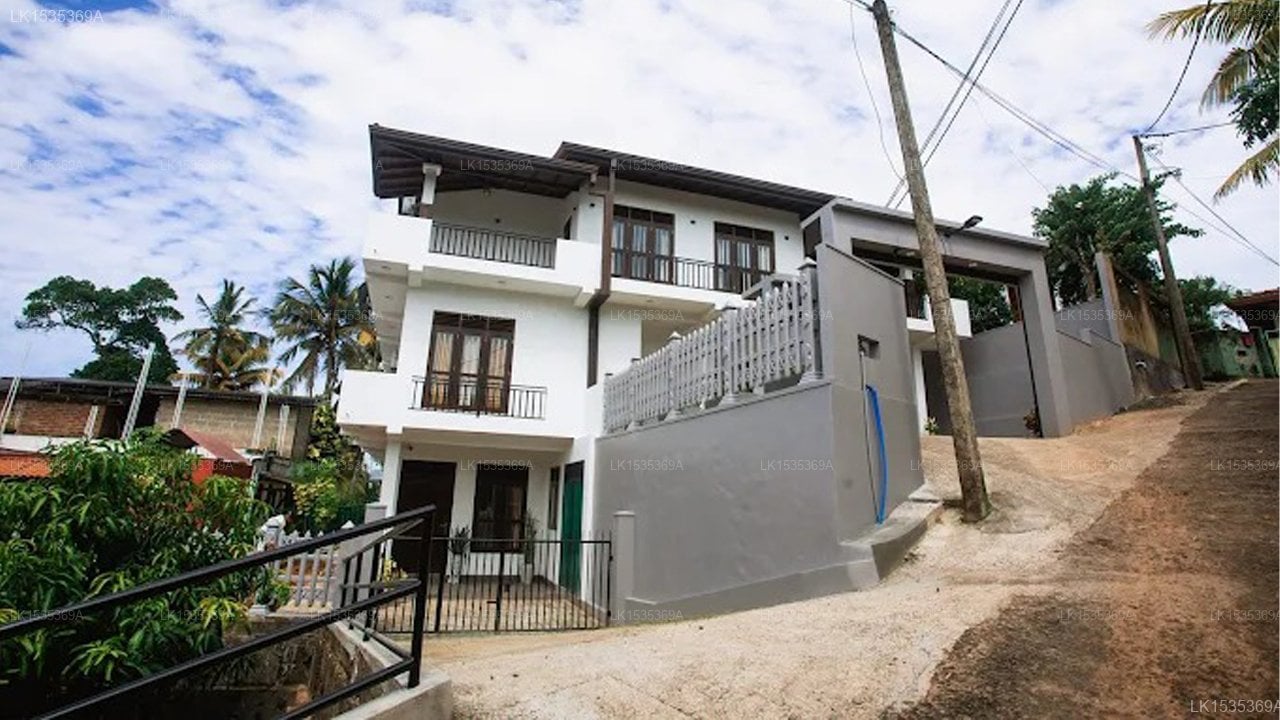 Raji's Luana Lounge