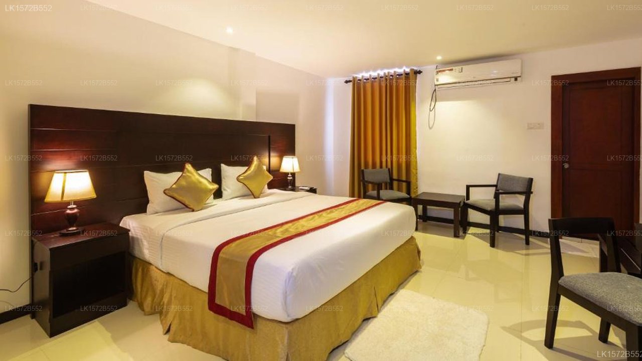 Saveira Hotel