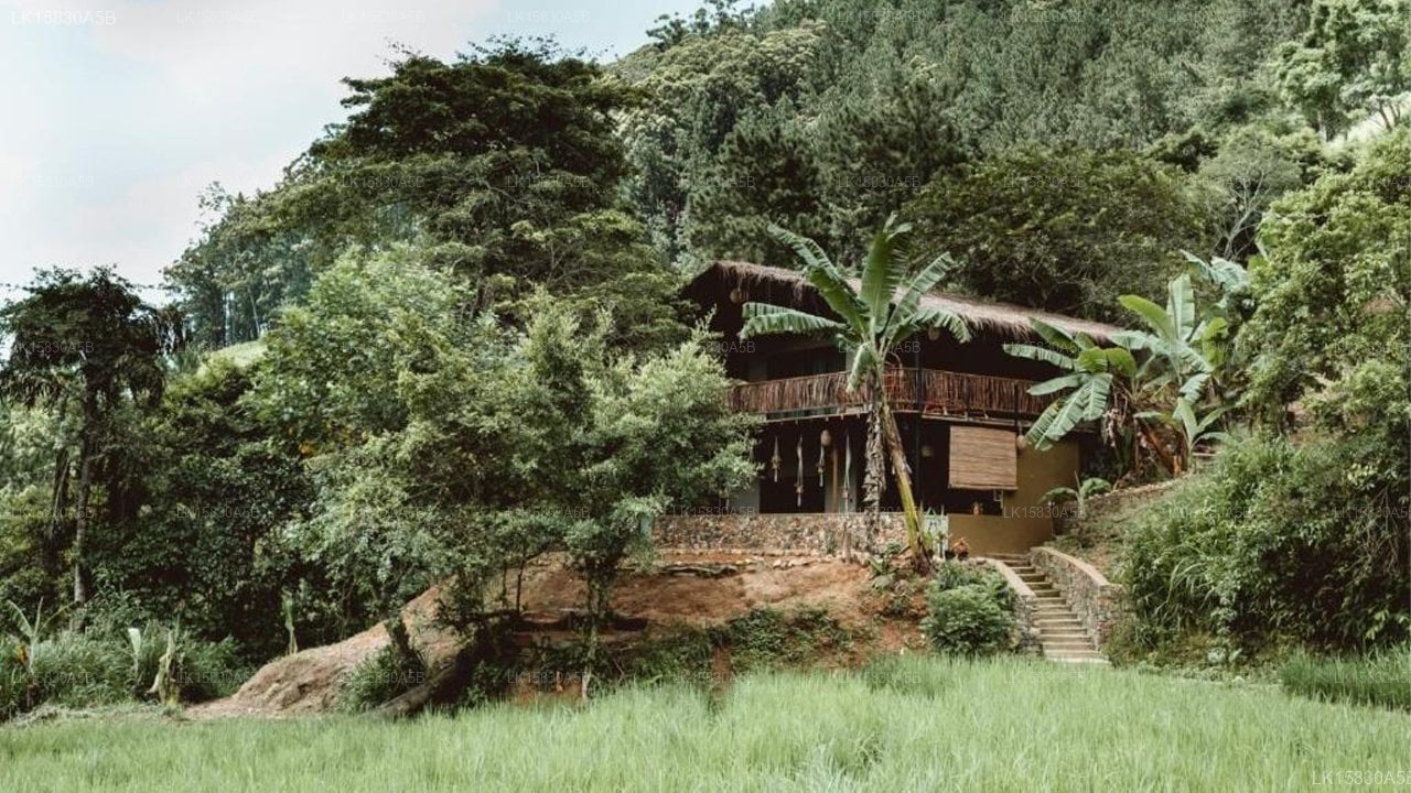 Arawe Retreat, Ella
