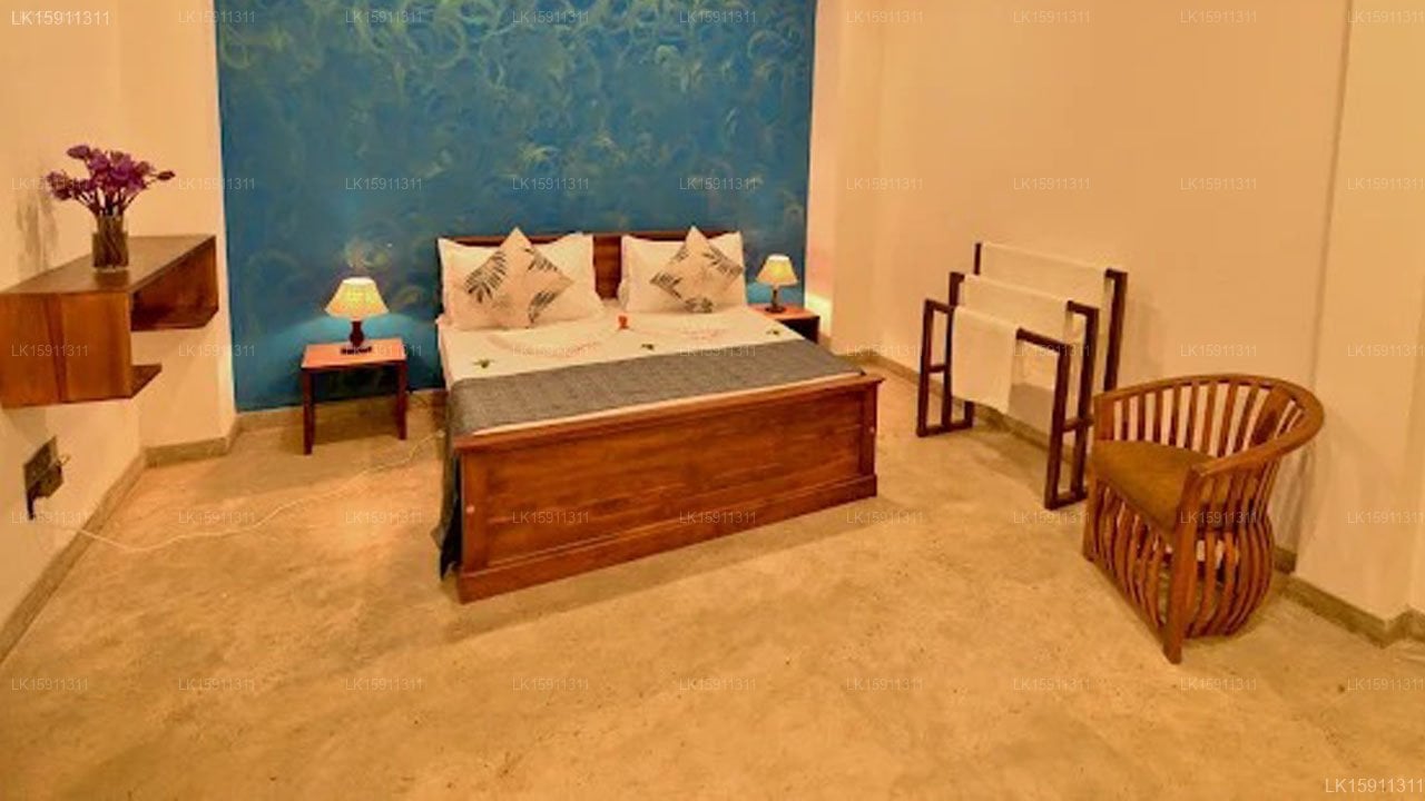 the Nuwara Wewa Holiday Resort