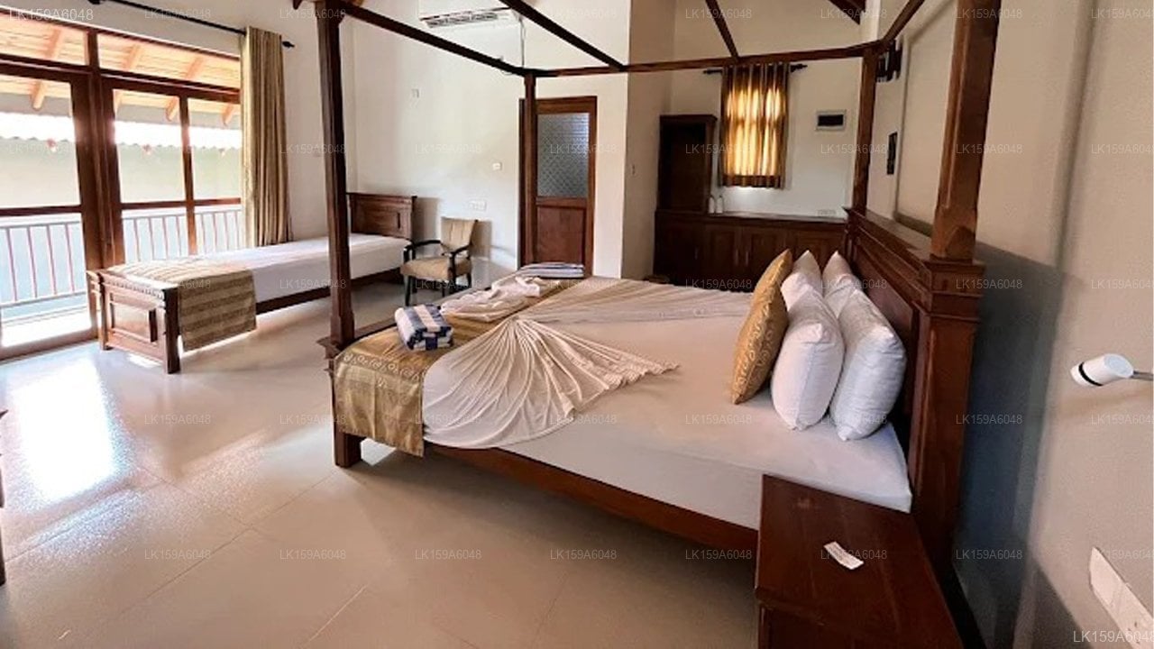 The Coconut Gardens Hotel & Restaurant
