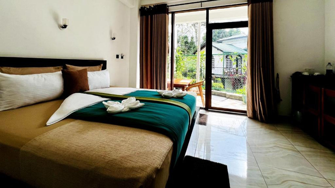 Eyeful Ella Hotel