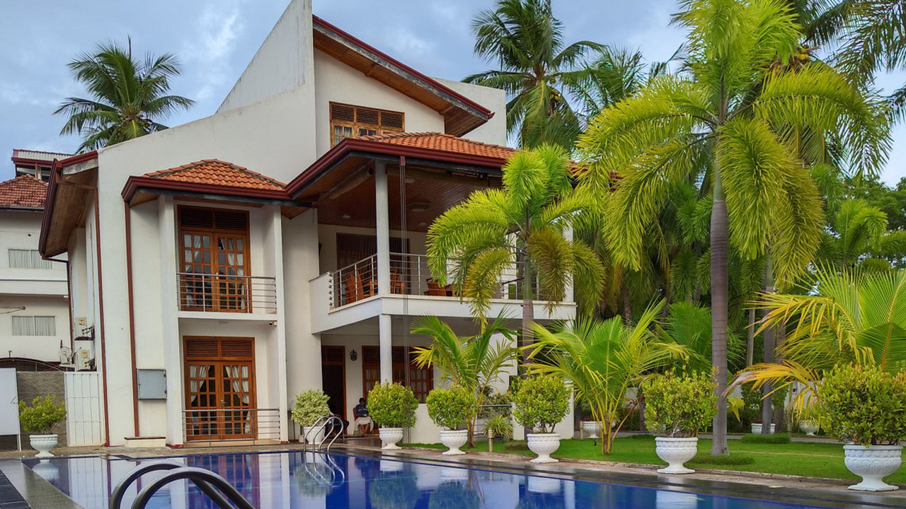 Transfer between Colombo Airport (CMB) and Bluewater Beach Resort, Trincomalee City