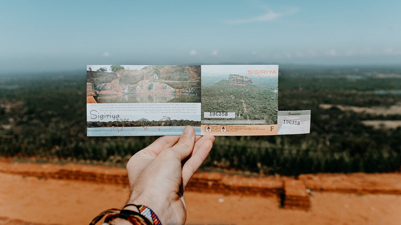 Sigiriya Guided Tour with Entrance Tickets