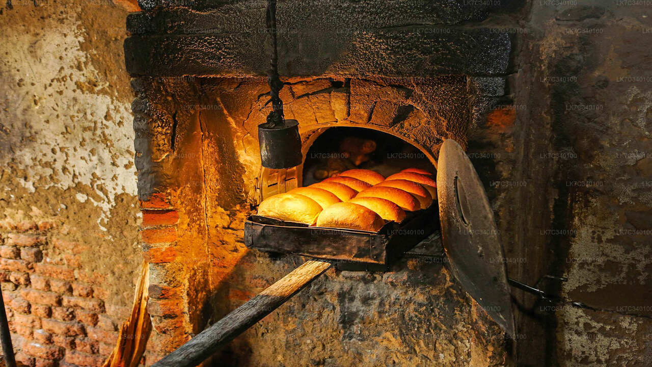 Sri Lankan Traditional Bakery Experience from Panadura City