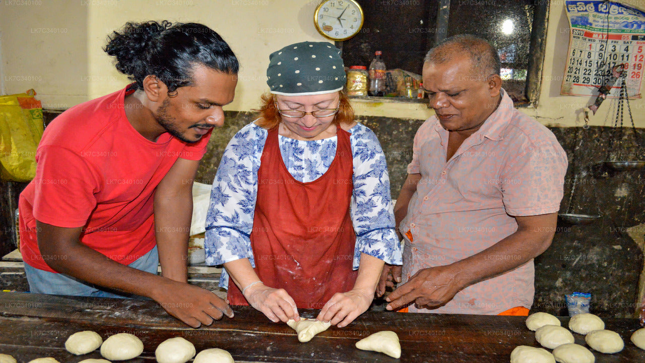 Sri Lankan Traditional Bakery Experience from Panadura City