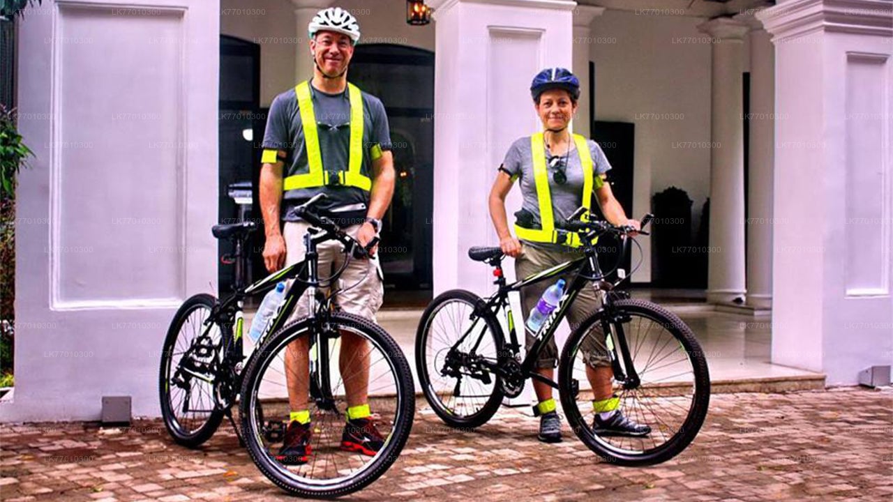 Colombo City Highlights by Bicycle